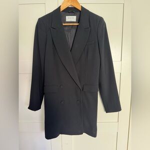 Aritzia Babaton Elegant Black Blazer